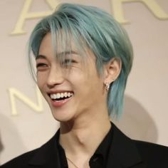 Felix Blue Hair, Blue Hair Icon, Bulgari Serpenti, Prince Felix, Hair Icon