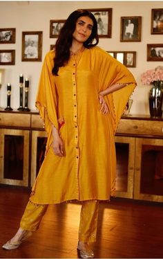 Stylish Western Dresses, Kaftan Style Kurti, Kaftan Dress Pattern, Panjabi Dress, Western Dresses For Girl, Silk Kurti Designs, Brown Maxi Dresses