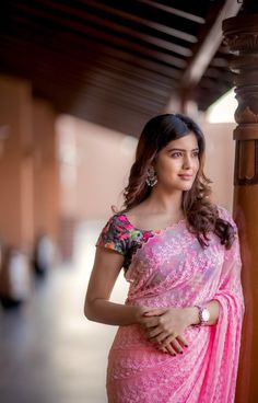 Amritha Aiyer Latest Photoshoot Stills - LinksInd Amrita Aiyer, Amritha Aiyer, Saree Pose, Indian Fashion Saree, Saree Photoshoot, Indian Photoshoot, Saree Models, Elegant Saree