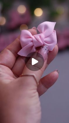 2,630 likes, 44 comments - juarrudaoficial on April 30, 2024: "Esse é o laço de cabelo catavento uma volta mini 🤏🏻😍🎀 perfeito para quem gosta de lacinhos minimalistas e delicados.

🤩Sobre o comentário, obrigado pelo elogio 🥰 vocês só conseguem ver o que existe dentro de vocês ❤️ sou feliz e grata em ter os melhores seguidores. 

#lacinho #laçomini #laçoparabebê #tutorial #candycolors #laços #tiarademeia #laceira #artesã #acessoriosinfantis #acessoriosdecabelo".