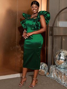 Plus Size Exaggerated Lotus Leaf Edge Hollow Out Dress | SHEIN USA Paradise Dress Styles, Christmas Green Dress, African Formal Dress, Hollow Out Dress, Paradise Dress, Midi Bridesmaid Dress, Modest Dresses Fashion, Classy Gowns, Corporate Dress