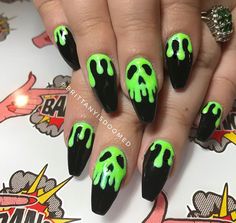 Shego Nail Design, Green Drip Nails, Black And Neon Green Nail Designs, Halloween Nails Green And Black, Poison Apple Nails, Neon Green Nails Halloween