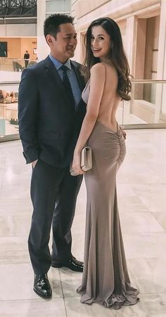 Brown Satin Prom Dress, Wine Red Prom Dress, Prom Dress Elegant, Burgundy Evening Dress, Evening Dress Long, Party Dresses Online, Dress With Open Back, Dress Backless, Dress Homecoming