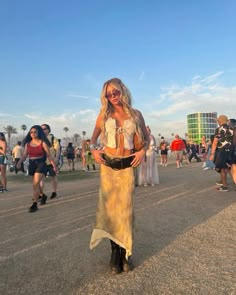 coachella, digital, friends, outfits, music festival, aesthetic Woodstock Outfit, Glastonbury Festival Fashion, Music Festival Aesthetic, Boom Festival, Alix Earle, Festival Outfit Inspiration, Coachella Looks, Festival Aesthetic