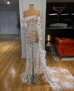 Formal Dresses For Weddings, Stunning Gowns, Fashion Hacks Clothes, Red Carpet Dresses, Western Outfits, Grey Fashion, Formal Wear