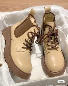 Aesthetic Boots, Fashion Shoes Heels, Kinds Of Shoes, Pretty Shoes