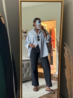 Simple outfit fall outfit inspo Simple Fall Transition Outfits, Fall Transition Outfits Midsize, Mum Vibes Outfit, Summer Fall Transition Outfit Work, Mum Aesthetic Outfits, Casual Fall Transition Outfits, Cool Mom Outfits Fall, Autumn Transition Outfits, Summer To Fall Transition Outfits 2023