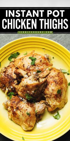 A delicious home-cooked meal in the pressure cooker! This weeknight dinner recipe is easy and ready in just 20 minutes. Thanks to an amazing seasoning, these Instant Pot Chicken Thighs are tender, juicy, and full of flavor! Chicken Thigh Instapot Recipes, Pressure Cook Frozen Chicken, Pressure Cooker Chicken Thighs, Recipes For Instant Pot, Instant Pot Chicken Thighs, Crispy Baked Chicken Thighs, Cranberry Chicken Salad, Easy Pressure Cooker Recipes