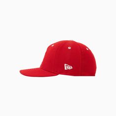 With New Era hats, light up your team spirit and wear your support for your favorite league with pride.This Boston Red Sox hat is perfect for a laid-back look while showing your support for the team with style and comfort. The bold red color shines as brilliantly as the team, and the signature Boston “B” logo in contrasting white adds a classic touch. The back features your favorite MLB Batterman logo, while the side is branded with the New Era logo for authenticity and team pride. More Details Boston Red Sox Hat, Sox Hat, New Era Logo, Tops And Bottoms, New Era Hats, Boston Red, Hats For Sale, Fitted Hat, Boston Red Sox