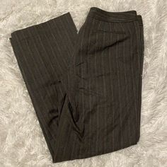 Excellent Pre-Owned Condition Classic Striped Dress Pants For Office, Striped Wide Leg Business Pants, Striped Wide Leg Pants For Business, Wide Leg Striped Pants For Business, Classic Striped Office Pants, Classic Striped Pants For Office, Striped Bottoms For Formal Occasions In Fall, Formal Striped Bottoms For Fall, Little Top Big Pants