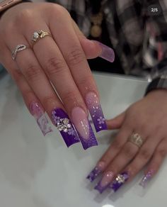 Lilac Nails Black Women, Purple Birthday Outfit Ideas, Prom Purple, Sweet 16 Nails, Purple And Silver Nails, Quince Nails, Quinceanera Nails, Amazing Nail Art