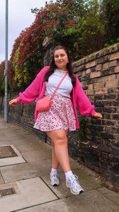 #midsize #fashion #spring #summer #aesthetic Cute Summer Outfits Plus Size Casual, Plus Size Preppy Outfits Spring, What To Wear With Floral Skirt, Danish Pastel Outfits Plus Size, Curvy Pink Outfits, Plus Size Pink Skirt Outfit, Barbiecore Aesthetic Outfit Plus Size, Pink Outfits Curvy, Floral Dresses Outfit