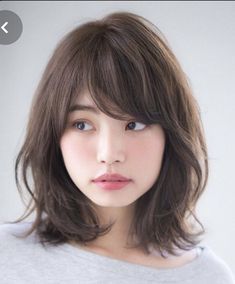 Pretty Hair Cuts, Layered Haircuts For Medium Hair, Short Brown Hair, Asian Short Hair, Hair Inspiration Short, Haircut Inspiration, Hair Stylies, Haircuts For Medium Hair, Short Hair With Bangs