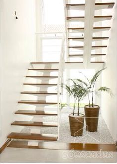 House Staircase, Stair Railing Design, Stairs Design Modern, Staircase Decor, Stair Case, Home Stairs Design, Modern Stairs