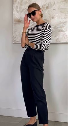 Stylish Office Outfits Women, Stylish Office Outfits, Breton Shirt, Skandinavian Fashion, Office Outfits Women, Stylish Office, Effortlessly Chic Outfits, Wardrobe Tips, Outfits Chic