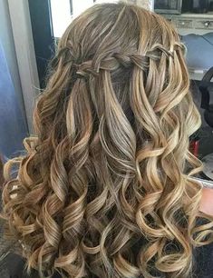 Prom Dresses 2023 For Brown Hair, Prom Hairstyles Straight Hair Braids, Prom Hairstyles Half Up Half Down Fine Hair, Long Hair Styles For Prom Half Up, Half Up Down Hairstyles Simple, East Prom Hair, Jr High Dance Hairstyles, Formal Half Up Half Down Hairstyles Braid, Senior Prom Hairstyles Medium Length