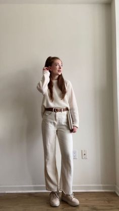 Cream Jeans Outfit Winter, Cream Jeans Outfit, Beige Jeans Outfit, Cream Colored Jeans, White Jeans Outfit Winter, Beige Sweater Outfit, Cream Sweater Outfit, Casual Chic Fall Outfits