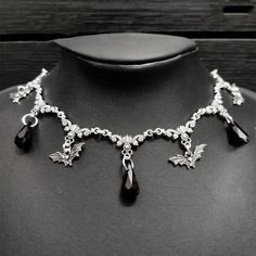 40817816535125 Punk Rock Fashion Women, Bat Necklace, Victorian Pendants, Black Velvet Choker, Style Gothic, Punk Rock Fashion, Velvet Choker, Punk Jewelry, Vintage Gothic