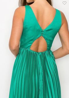 Gorgeous gown for any formal event. Features cut outs and an open back. Cocktail Dress Formal, Summer Bikinis, Gorgeous Gowns, Outerwear Sweater, Romper Pants, Kelly Green, Cut Outs, Denim Pants, Formal Event