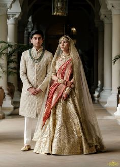 Coordinated Outfits For Couples, Color Coordinated Outfits For Couples, Retinol Guide, Bride And Groom Indian Wedding Outfit, Color Coordinated Outfits, Morning Routine List, 5 Am Morning Routine, Am Morning Routine