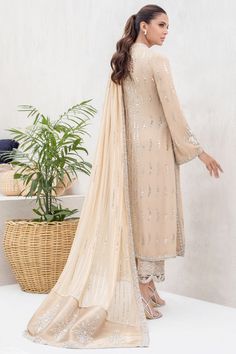 Honey Beige Georgette Long Shirt With Kamdani And Tissue Dupatta – Sania Maskatiya International Tissue Dupatta, Georgette Shirt, Formal Mens Fashion, Silk Trousers, Silk Dupatta, Straight Trousers, Silk Organza, Pakistani Wedding, Best Wear