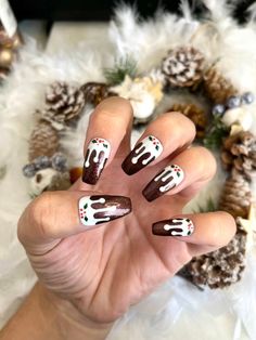 Christmas Nail Art. Christmas Pudding Nails. A set of ten Luxury Press on Nails with a Christmas Pudding design.  Each purchase comes with a Prep kit which includes: - Nail File - Nail Buffer - Nail Glue - Cuticle Pusher Pre Set Sizes are available : XS: 3,6,5,7,9 S: 2,5,4,6,9 M: 1,5,4,3,5,7 L: 0,4,3,5,7 Custom sizes are also available, please refer to the sizing guide in the images to see how you can measure your nails. Alternatively for the perfect fit you can first purchase a sizing kit from Nails Xmas, Christmas Press On Nails, Holiday Nails Christmas, Luxury Press On Nails, Christmas Nail Art Designs, Dark Nails, Nail Buffer