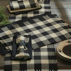 Wicklow Black and Tan Yarn Check Placemats-Lange General Store Black Table Runner, Kitchen Remodel Cost, American Kitchen, Park Designs, Primitive Gatherings, Burlap Table Runners, Primitive Farmhouse, Farmhouse Country, Modern Fireplace