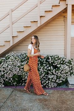 Summer Jumpsuit Outfit, Jumpsuits Casual, Goulash Recipes, Dress Tutorial, Jumpsuit Casual, Summer Outfits For Moms, Jumpsuit Outfit, Goulash