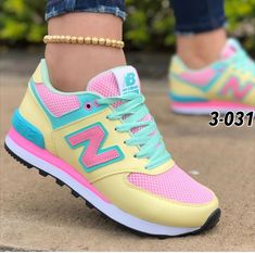 Preppy Ideas, Sneaker Closet, Casual Shoes Women Sneakers, Kicks Shoes, Shoes Outfit Fashion, Classy Shoes, Cute Sneakers, Sport Shoes Women, Casual Running Shoes