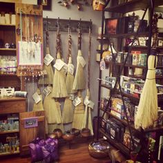 Witch Shop Ideas, Metaphysical Shop Ideas, Witchcraft Store, Witch Store, Aesthetic Store, Witchcraft Shop, Witch Shop