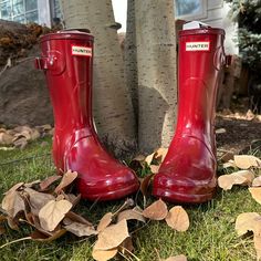 New Hunter Rain Boots Size 10 Women’s Classic Red Winter Boots, Red Rain Boots With Round Toe For Outdoor, Red Round Toe Rain Boots For Outdoor, Red Rain Boots For Outdoor, Classic Round Toe Rain Boots For Fall, Hunter Boots Short, Hunter Brown, Red Rain Boots, Black Hunter Boots