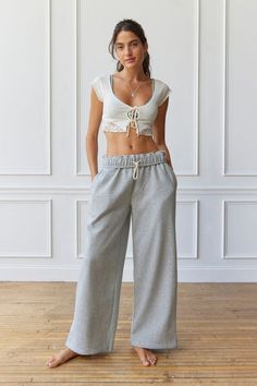 Out From Under Hoxton Sweatpant Gray Sweatpants Outfit, Not Going Out, Large Jeans, Cozy Gifts, Gray Sweatpants, Lazy Style, Baggy Sweatpants, Girls Sleepwear, Green Fits