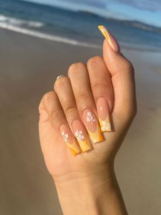 Acrylic Nails Hawaiian Flowers, Yellow Hawaii Nails, Hibiscus Flower Nails Long, Flower Nails Hawaii, Nail Inspo Summer Flower, Yellow Nails Flower, Hawaii Flower Nails Hibiscus, Hibiscus Flower Nails Orange, Nail Designs Summer Flowers