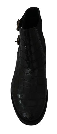 Discover timeless sophistication with these Dolce & Gabbana Derby brogue boots, a testament to exceptional Italian craftsmanship. Perfect with tags and authenticity guaranteed, these boots feature a luxurious blend of materials and Goodyear leather soles, ensuring both style and durability. Color: Black Material: 74% Crocodile, 13% Cotton, 13% Viscose Country of origin: IT Logo details Made in Italy Derby Boots, Brogue Boots, Crocodiles, Mens Black Leather, Crocodile Leather, Dolce E Gabbana, Dolce And Gabbana Man, Girl Backpacks, Dolce & Gabbana