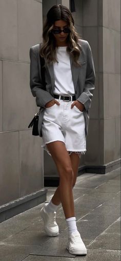 Street Style Outfits Casual, Street Style Summer, Casual Work Outfits, Summer Fashion Outfits, Casual Street Style, Looks Style, Street Style Outfit, Looks Vintage