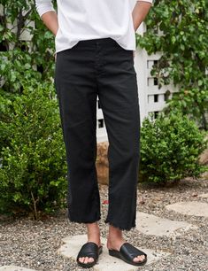 Kinsale is our contemporary take on a classic sailor pant in game-changing Performance Linen. No front pockets and an incredibly comfortable, high-rise waistband creates a smooth, slim silhouette. Stretchy, sustainably-produced, and woven in Italy, this cropped pant (notice the raw edge hem) over-delivers on comfort. Frank And Eileen, Sailor Pants, Frank & Eileen, Cultura Pop, Trouser Pants, Raw Edge, Linen Shirt, Sweater Top, Dress With Sneakers