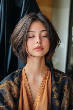 30 Trendy Short Hair with Layers Ideas Short Hairstyles With Layers, Hairstyles With Layers, Trendy Short Hairstyles, Chic Haircut, Hair With Layers, Short Hairdos, Hairstyles For Layered Hair, Trendy Short Hair