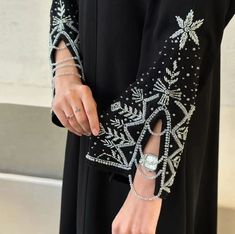 Abayas For Weddings, Abaya Sleeves, New Abaya Style, Khimar Style, Arabian Dress, Muslim Evening Dresses, Latest Dress Design, Pakistani Fancy Dresses, Abaya Designs