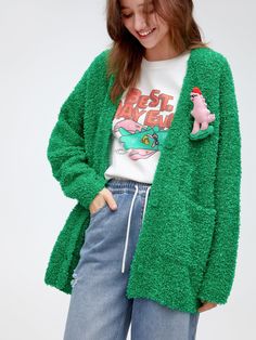 Details: Cardigan in rich green colour Butterfly yarn texture, loose fit. Chest small dinosaur skateboard three-dimensional doll Large V-neckline Materials & Care: Fabric: nylon 80.6 % Acrylic 16.1% Sheep wool 3.3 %Ribbing: nylon 80.3 % Acrylic 15.7 % wool 4.0% Hand wash | Dry clean Do not bleach Size & Fit: Model is 5'7", Bust 32, Waist 24, Hips 35, wearing a size S Item #: LN1KJ07 Yarn Cardigan, Fitted Cardigan, Classic Cardigan, Open Knit Cardigan, Rich Green, Classic Jeans, Green Wool, Green Colour, Autumn Outfit