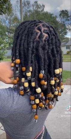 70s Hairstyles Locs, Dreadlock With Beads, Loc Style With Beads, Locs With Beads Black Women, Locs And Beads, Loc Jewelry Hairstyles, Loc Styles With Beads, Short Locs With Beads, Beaded Locs