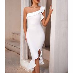 Product : White Cocktail dress, bodycon party dressFabric: PolyesterSilhouette:Sheath dressSleeve: Single SleevesBack Design: NormalSize: S,M,LColor:WhiteOccasions:Prom/Wedding/Ball/PartyClosure type: ZipperElasticity: ModeratePattern:SlimMeasure your waist, bust, hips and compare with our size chart,If these measurements do not belong to one standard size, choose the bigger one. Midi Wedding Dress, White Bandage Dress, Bodycon Cocktail Dress, Clothing Model, Bodycon Dress Online, Bandage Midi Dress, Elegant Pattern, Clubwear Dresses, Bodycon Dress Parties