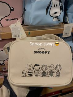 Miniso Bags, Snoopy Merchandise, Snoopy Bag, Snoopy Items, Snoopy Love, Daily Bag, Guys Clothing Styles, Snoopy And Woodstock, Pencil Bags