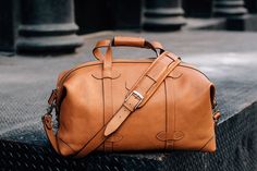 CENTENNIAL TAFT - Korchmar Mens Fashion Rugged, Leather Duffle, Big Bags, Duffle Bag, Take That, Wallet, My Style, Leather