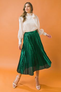 NEW ATTRACTION PLEATED MIDI SKIRT Visor Hairstyles, Skirt Details, Knitted Swimsuit, Color Wow, Elegant Drapes, Vintage Inspired Design, Pleated Midi Skirt, Green Skirt, Summer Hats