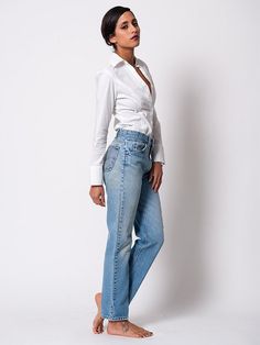 Which+Vintage+Levi's+Jeans+Cut+Is+the+Most+Flattering+for+YOUR+Body?+via+@WhoWhatWear Levi Jeans Women Outfits, Levis 550 Jeans Outfit, Levi 501 Jeans Women Outfit, Vintage Levis Jeans Outfit, Levis Women Outfits, Best Levis Jeans For Women, 501 Levis Women Outfits, Levi 501 Jeans Women, 501 Outfit