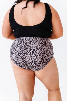 Features High rise Full coverage Ruched bottoms L&K exclusive Size + Fit XX-Small 00, X-Small 0-2 Small 4-6, Medium 8-10, Large 12-14, X-Large 16-18, 2XL 20-22, 3XL 24-26, 4XL 28-32 Kristin is 5'4" a size 1 and is wearing a XS Chloe is 5'7" a size 3 and is wearing a Small Jaycie is 5'6" a size 18 and is wearing an 2XL True to size **If you would like help choosing the best fit for you, please reach out to us on Instagram or Facebook messenger (@livyandkateclothing) and we will help you find the High Waist Seamless Beach Bottoms, High Waist Seamless Bottoms For Beach Season, Seamless High Waist Bottoms For Beach Season, Seamless Stretch Bottoms For Vacation, Stretch Seamless Bottoms For Vacation, Elastic Wide Waistband Bottoms For Beach, Seamless Elastic Beach Bottoms, High Waist Bottoms With Wide Waistband For Beach Season, High-waist Bottoms With Wide Waistband For Beach Season