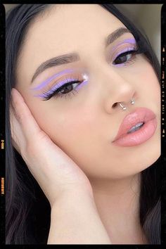 Makeup Looks - Graphic Eyeliner Colorful Eyeliner, Funky Makeup, Mekap Mata, Rhinestone Makeup, Makijaż Smokey Eye