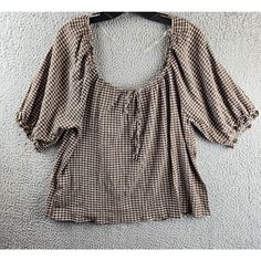 Sanctuary Remember Me Gingham Top Women'S Xl Chocolate Multi Short Puff Sleeve~ Sanctuary Remember Me Gingham Top Women's Xl Chocolate Multi Short Puff Sleeve Retail $89.00 Elevate Your Everyday Style With This Chic Sanctuary Remember Me Gingham Top. Featuring A Flattering Square Neckline And Puff Sleeves With Tie Accents, This Blouse Is Perfect For Any Casual Occasion. The Breathable Blended Fabric Keeps You Comfortable In Warmer Weather, While The Chocolate Multi-Colored Gingham Pattern A Gingham Puff Sleeve Top For Fall, Plaid Puff Sleeve Top For Fall, Casual Plaid Top With Puff Sleeves, Casual Gingham Puff Sleeve Blouse, Casual Gingham Blouse With Puff Sleeves, Casual Plaid Blouse For Picnic, Casual Gingham Blouse For Fall, Long Sleeve Tops For Fall Picnic, Trendy Gingham Blouse For Fall