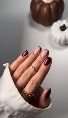 30 Bright & Beautiful November Nails Colors Trending in 2024 November Thanksgiving Nails, Short Nails November 2024, Nail Color November 2024, Trendy Nails Ideas 2024 November, November 2024 Nail Trends, Nail Trends November 2024, November Thanksgiving, Navy Blue Nails