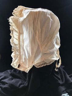 Edwardian Youth / adult cotton and lace bonnet. No rips or tears, some spots and a dark spot by chin ribbon. Has not been cleaned, I will leave that up to the buyer. Porcelain Door Knobs, Mystic Ct, Lace Bonnet, Lace Art, Rose Images, Floral Oil Paintings, Floral Oil, Tatting Lace, Antique Prints